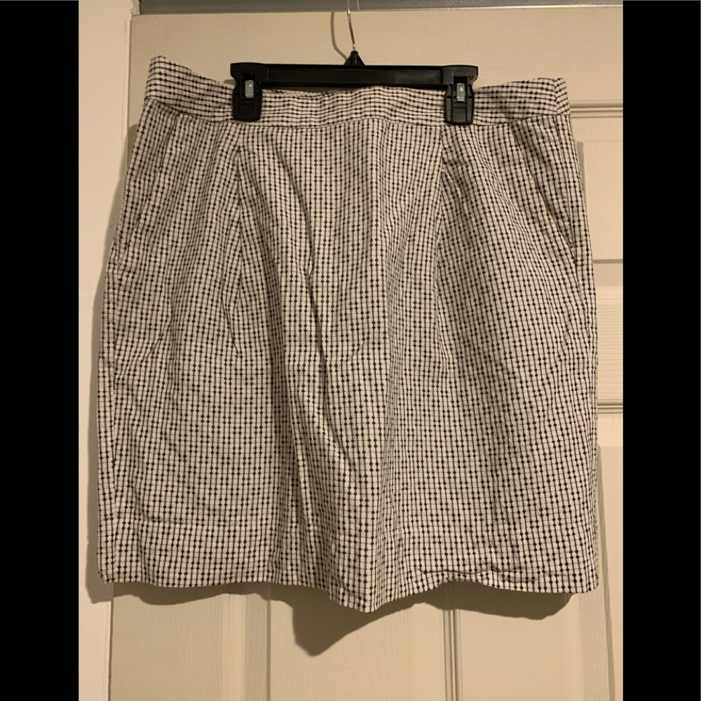 Gap skirt gently used